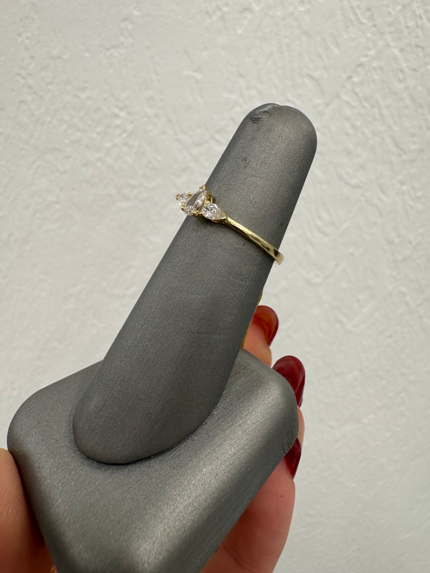 Anillo de peritas