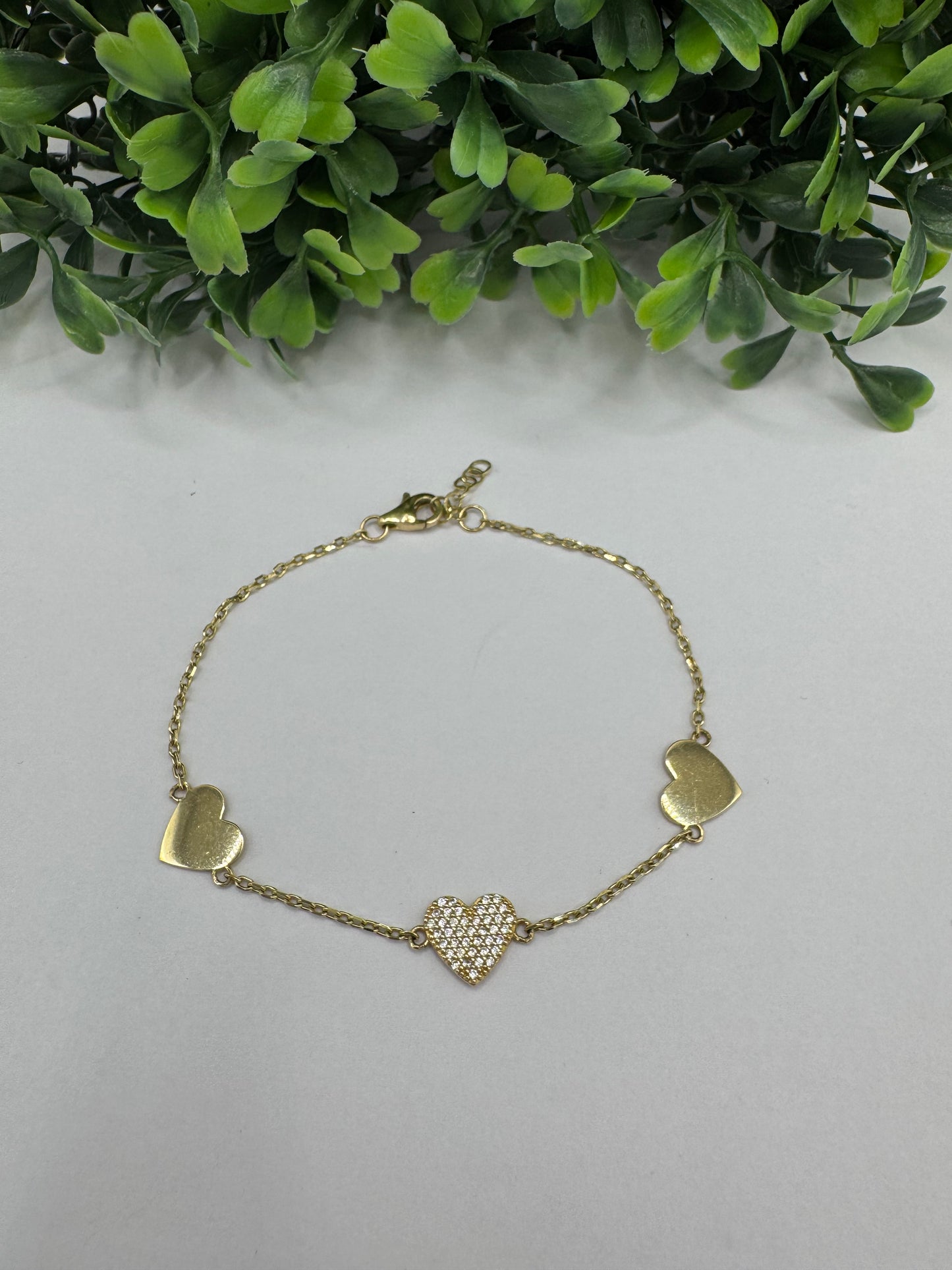 Pulsera de corazones.