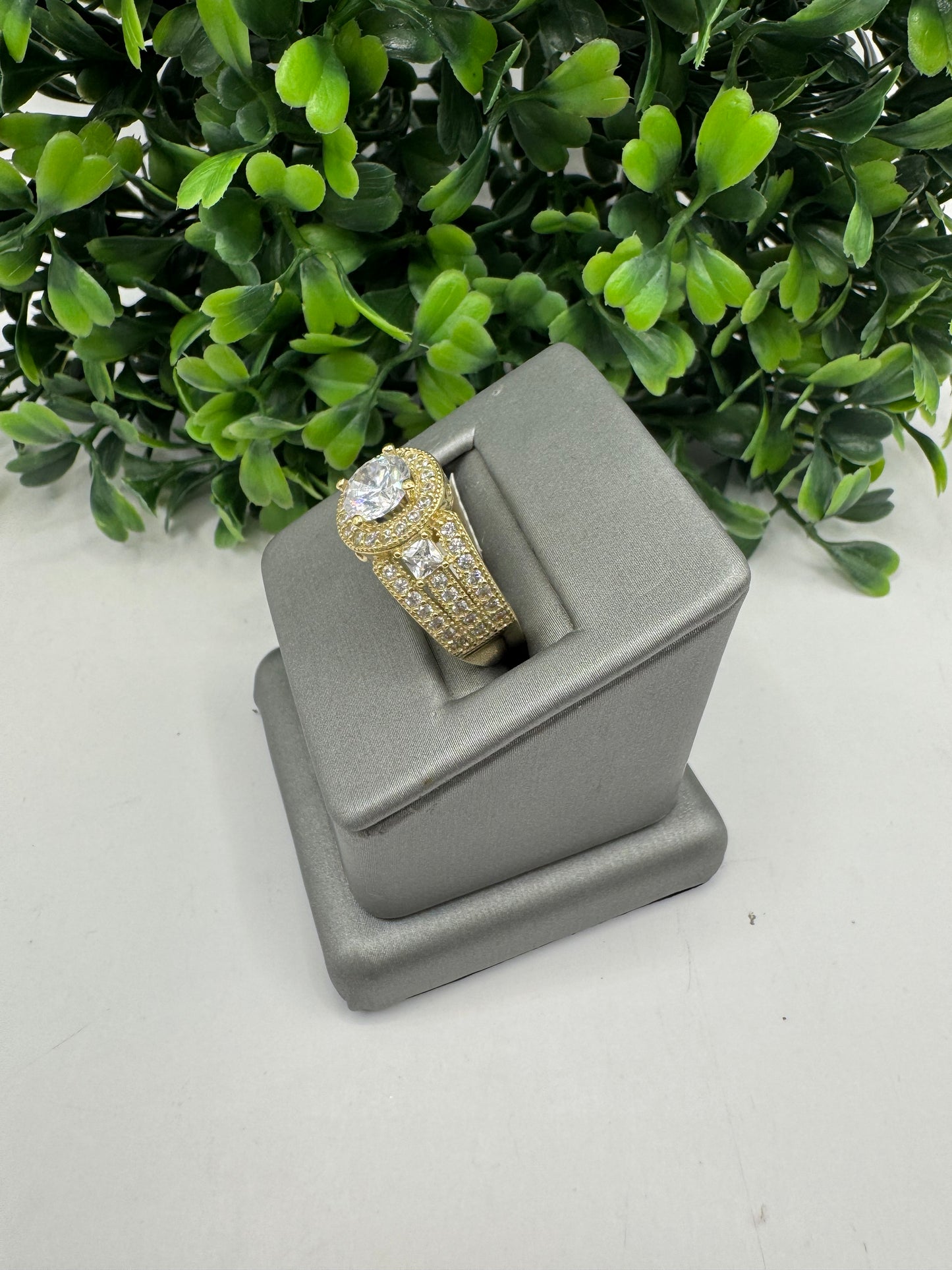 Anillo de piedra