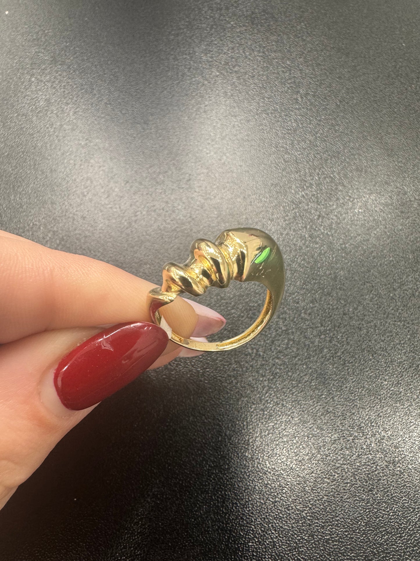 Anillo de concha.