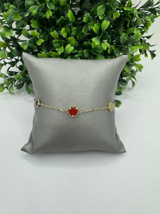 Pulsera de corazones.