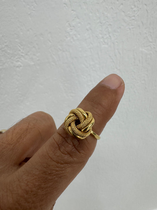 Anillo de nudo 10k