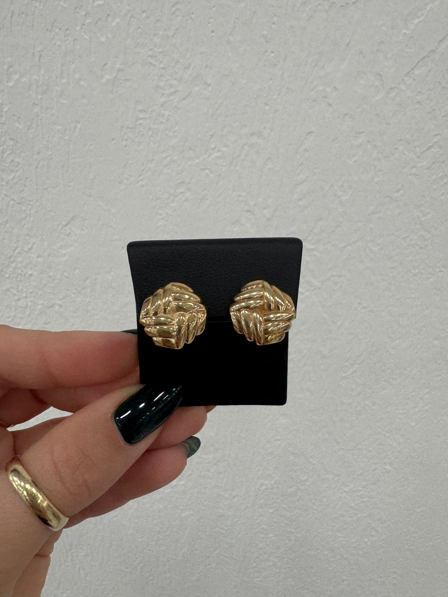 Aretes de broche omega