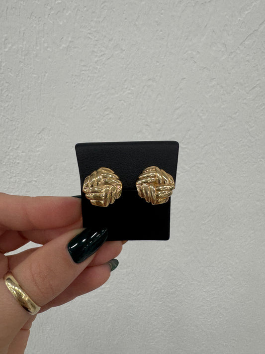 Aretes de broche omega