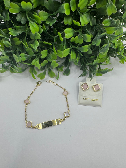 Pulsera y Aretes.